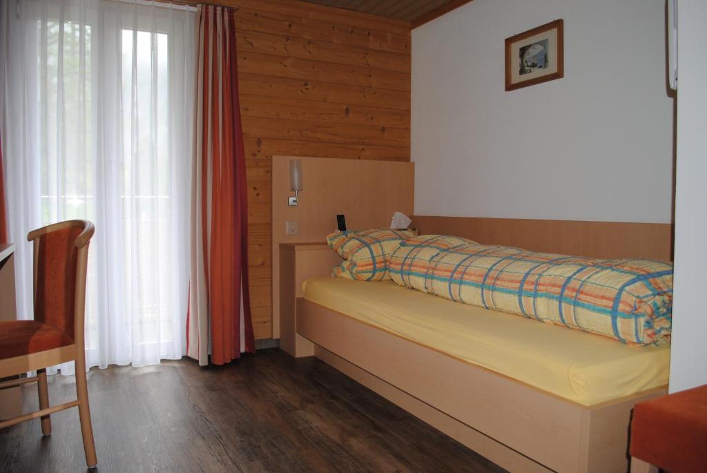 Hotel Des Alpes Kandersteg Bilik gambar