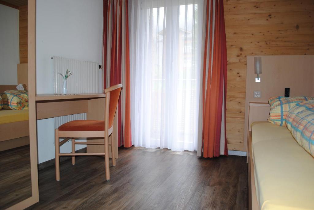 Hotel Des Alpes Kandersteg Bilik gambar