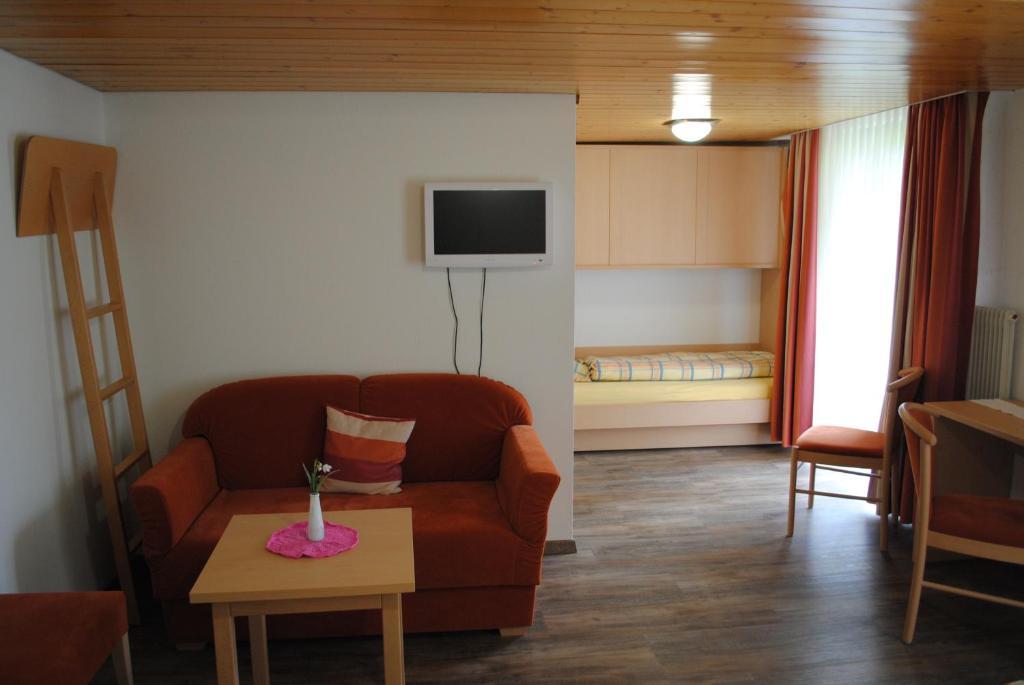 Hotel Des Alpes Kandersteg Bilik gambar