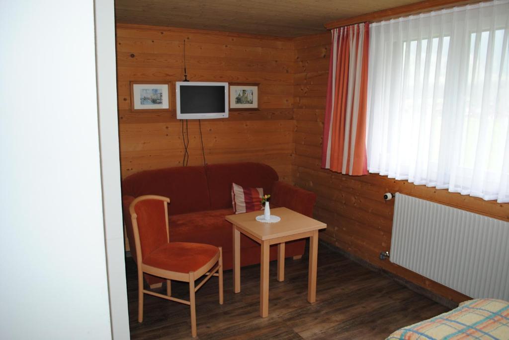 Hotel Des Alpes Kandersteg Bilik gambar