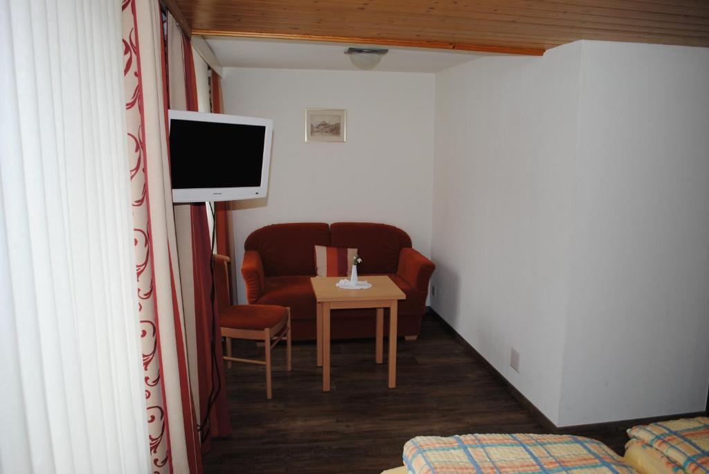 Hotel Des Alpes Kandersteg Bilik gambar